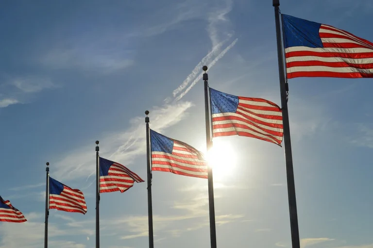top states for off-grid lifestyle