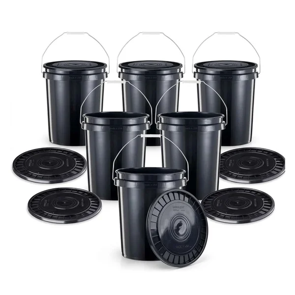 5-gallon buckets with lids